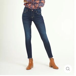 Dear John size 30. 28” inseam.